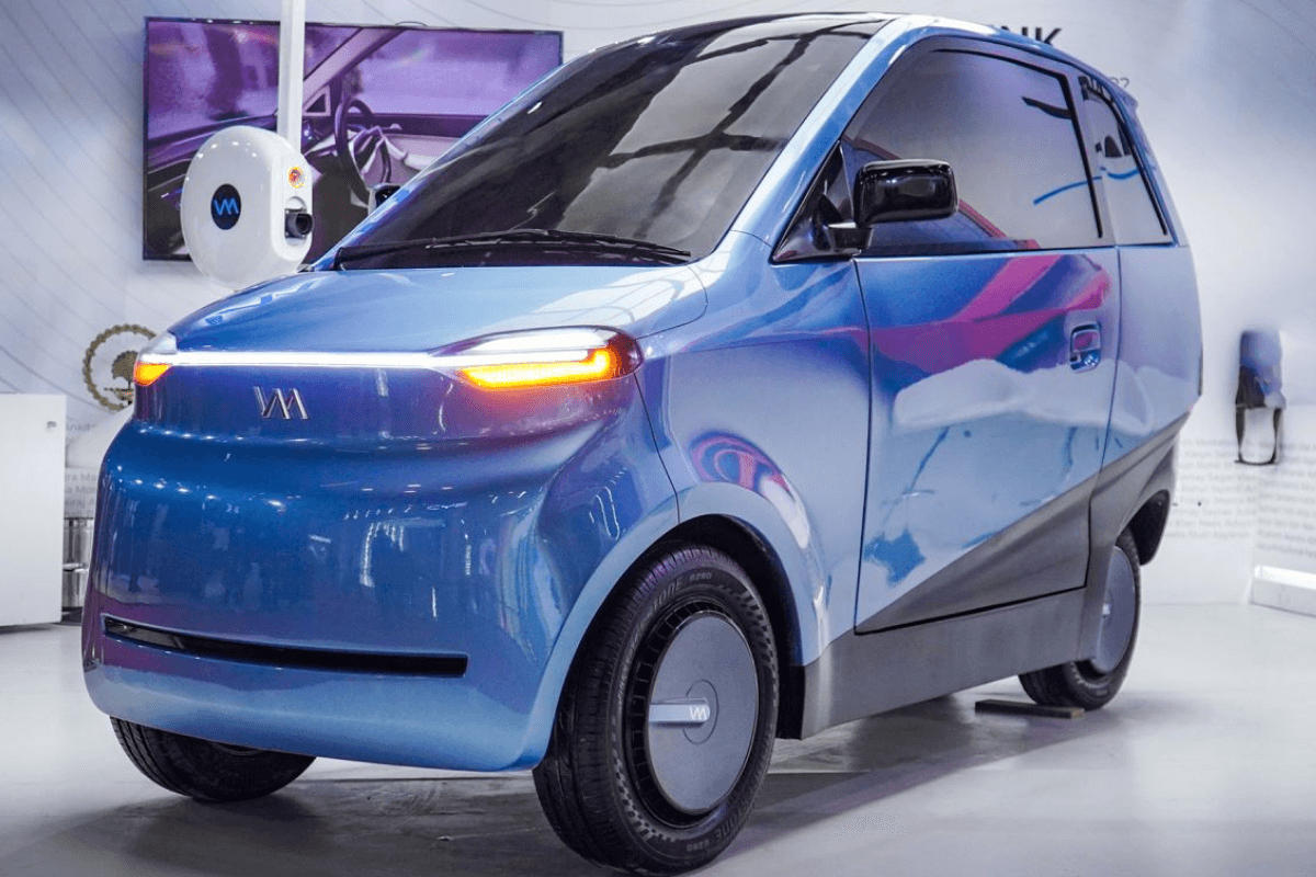 eva electric car three wheeler