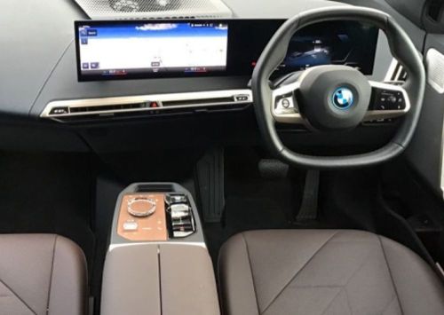 BMW iX