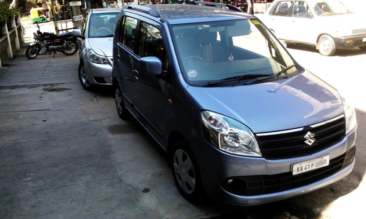 maruti wagon r 2010 model silver color